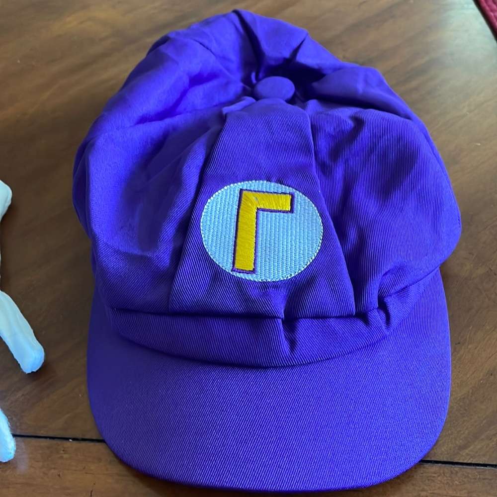 Waluigi hat